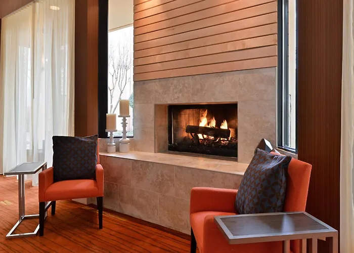 Courtyard By Marriott Dallas Northwest